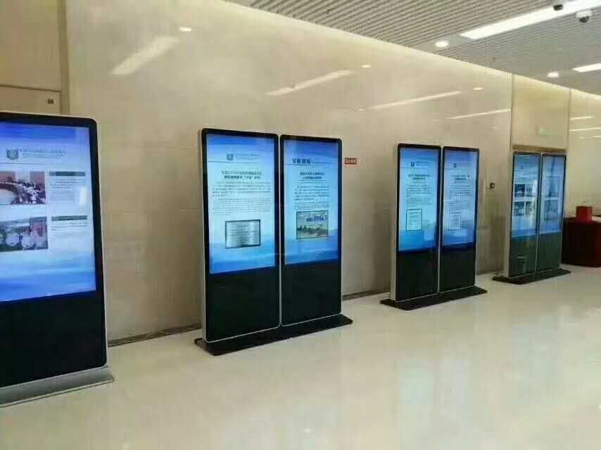 触摸液晶广告机